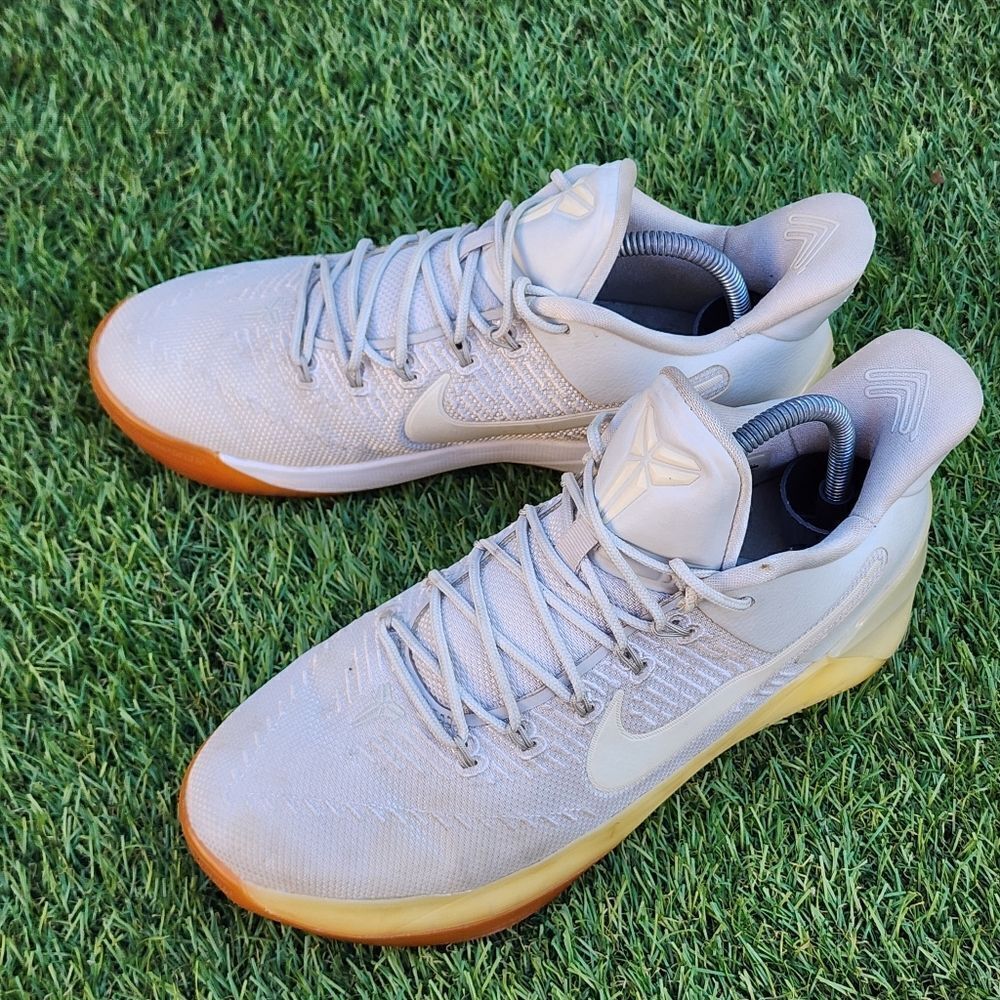 NIKE KOBE A.D Gs - Kids Sneakers - SIZE 5.5Y